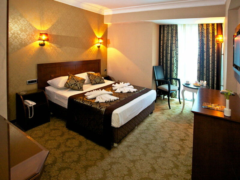 מלון Monaco 3*